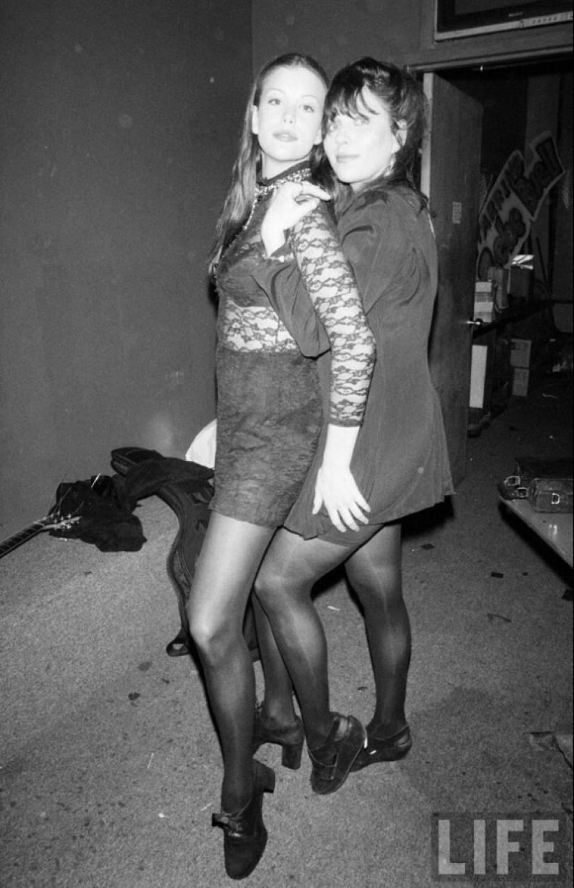 15-year-old Liv Tyler with her mother in pictures of David McGough in 1993 15-year-old Liv Tyler with her mother in pictures of David McGough in 1993