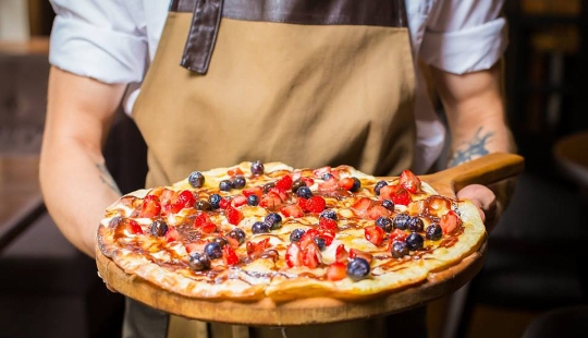 16 dessert pizzas that will make you reconsider your view of this classic dish