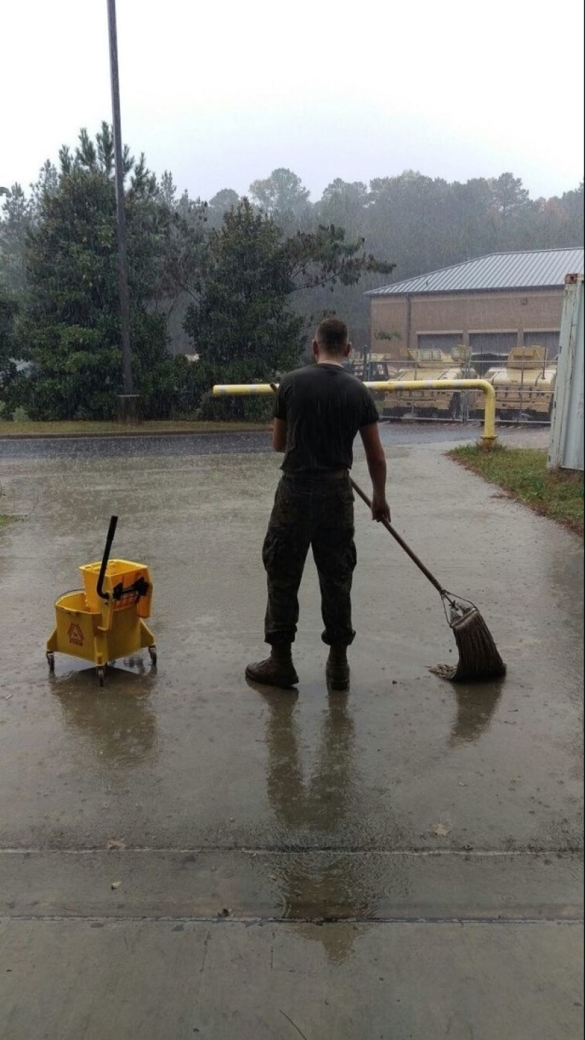 16 encarnaciones de la frase " afortunado como un hombre ahogado»