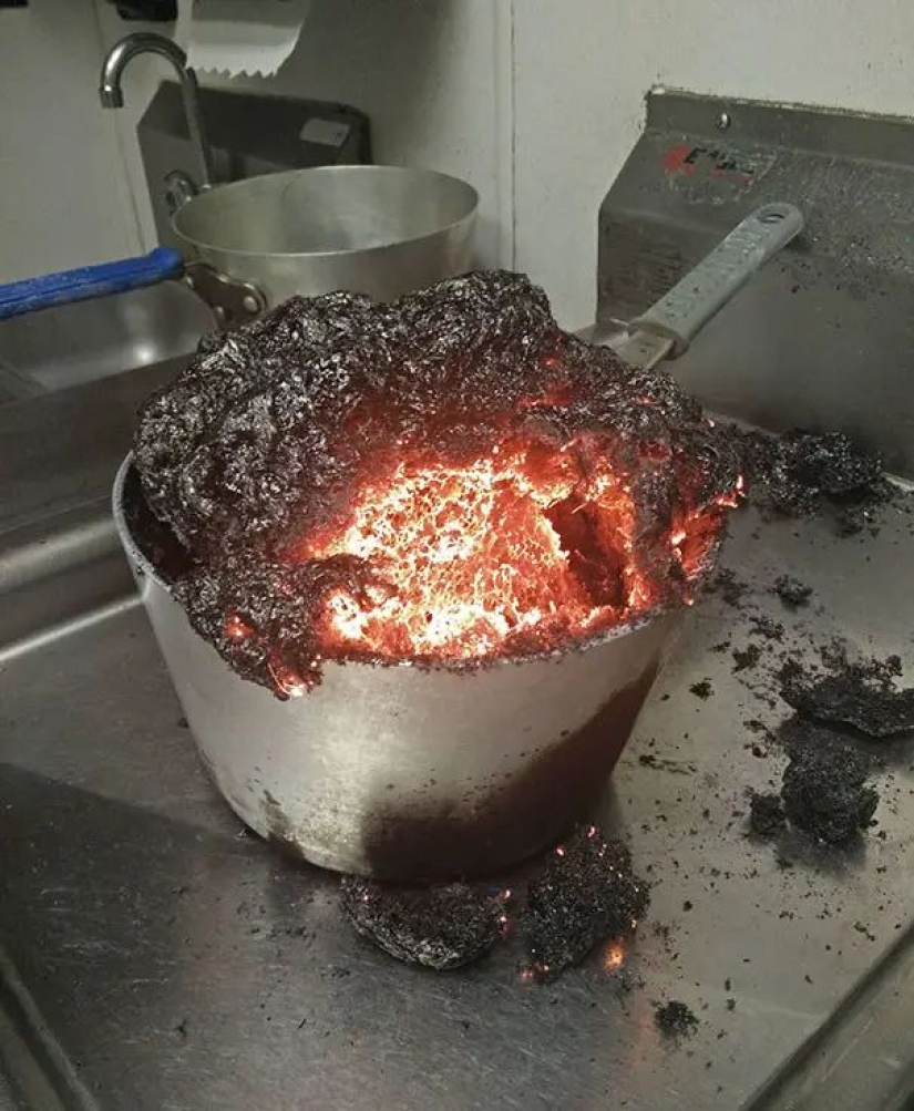 16 people who need a lifetime ban to enter the kitchen