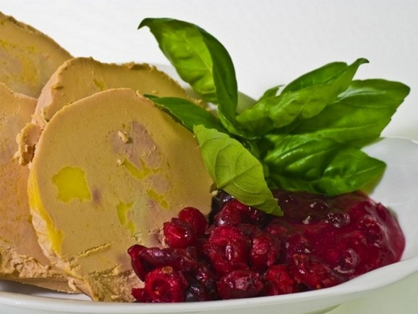 17 delicious dishes and drinks banned in many countries around the world