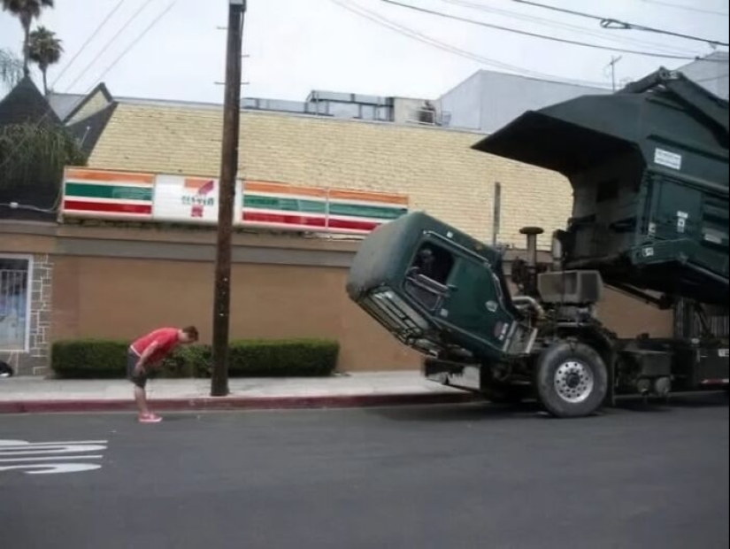 18 Images So Weird They Need Jesus, As Shared By The “Weird Images Worth Seeing” Online Group