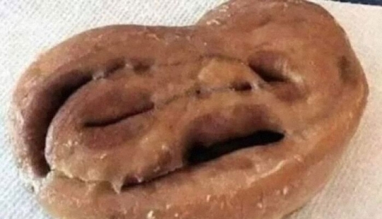 18 imágenes tan extrañas que necesitan a Jesús, compartidas por el grupo en línea “Imágenes extrañas que vale la pena ver” 18 imágenes tan extrañas que necesitan a Jesús, compartidas por el grupo en línea “Imágenes extrañas que vale la pena ver”