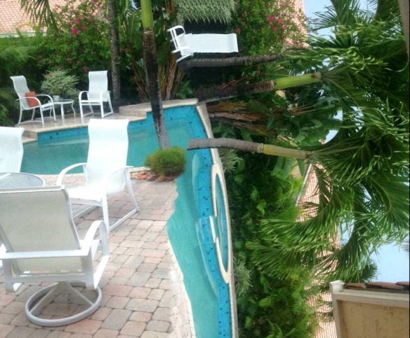 18 panoramic shots with whom something is wrong