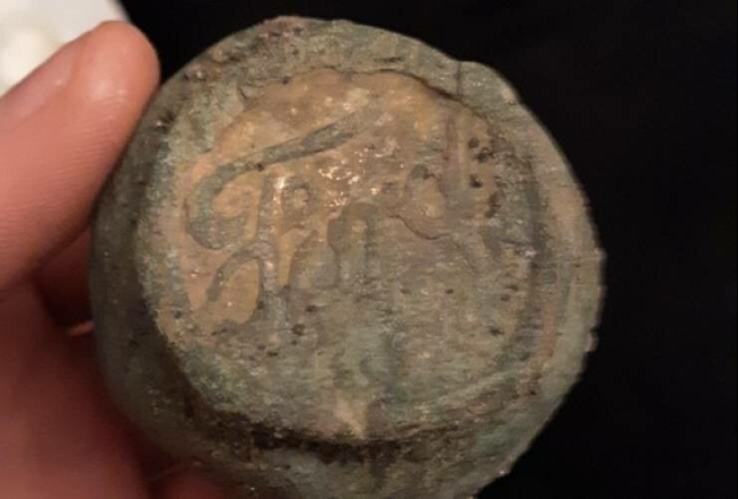 18 personas que han encontrado el tesoro usando un detector de metales 18 personas que han encontrado el tesoro usando un detector de metales