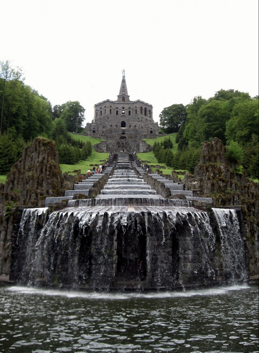 19 amazing fountains you haven't seen yet