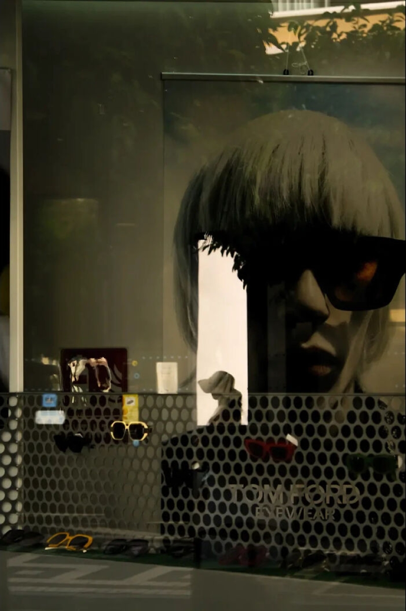 20 Abstract Street Photographs By Andrea Pozzoni