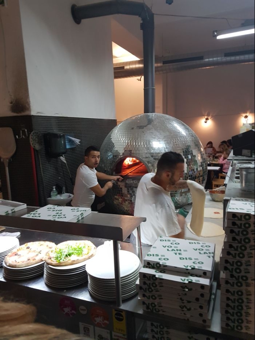 20 ejemplos de las acrobacias de pizzatron y pizzetta