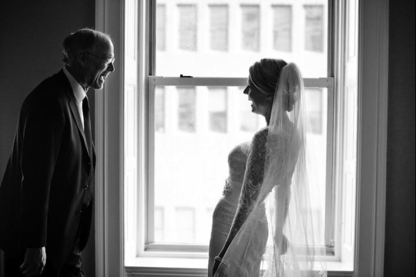 20 emotional photos, of parents first saw their daughters in wedding dresses 20 emotional photos, of parents first saw their daughters in wedding dresses