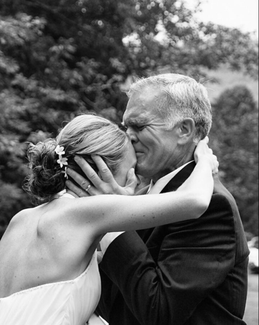20 emotional photos, of parents first saw their daughters in wedding dresses 20 emotional photos, of parents first saw their daughters in wedding dresses