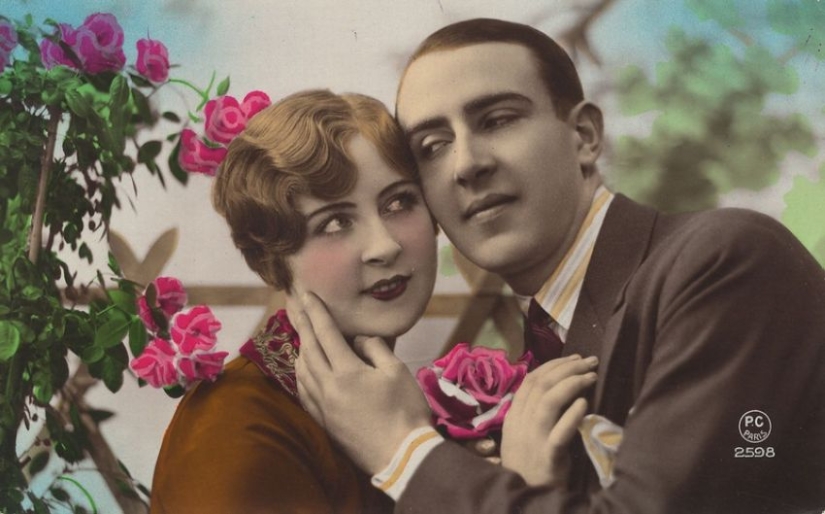 20 German erotic postcards from the early 20th century