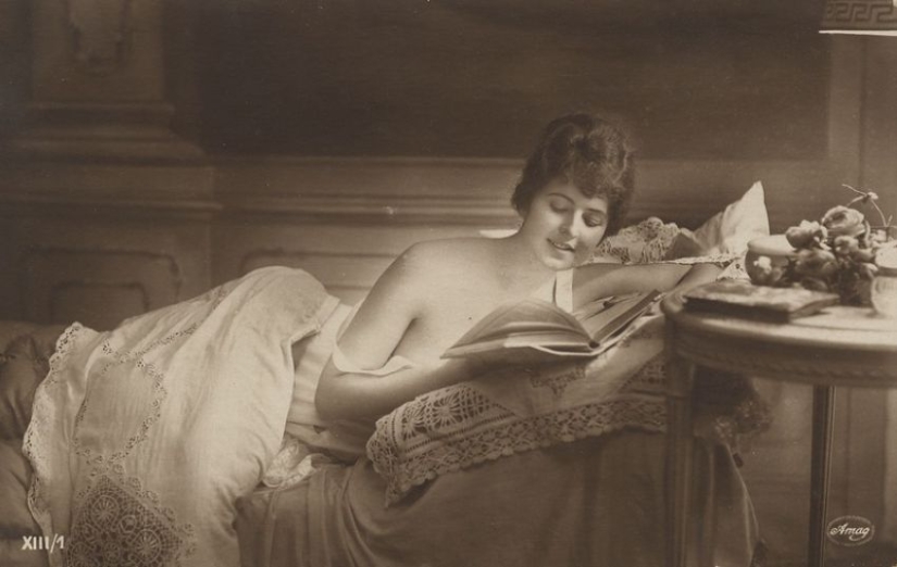 20 German erotic postcards from the early 20th century