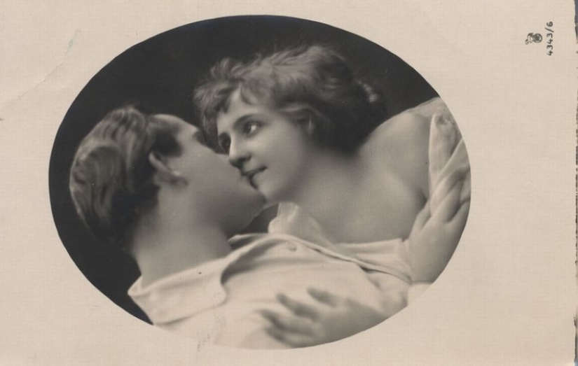 20 German erotic postcards from the early 20th century