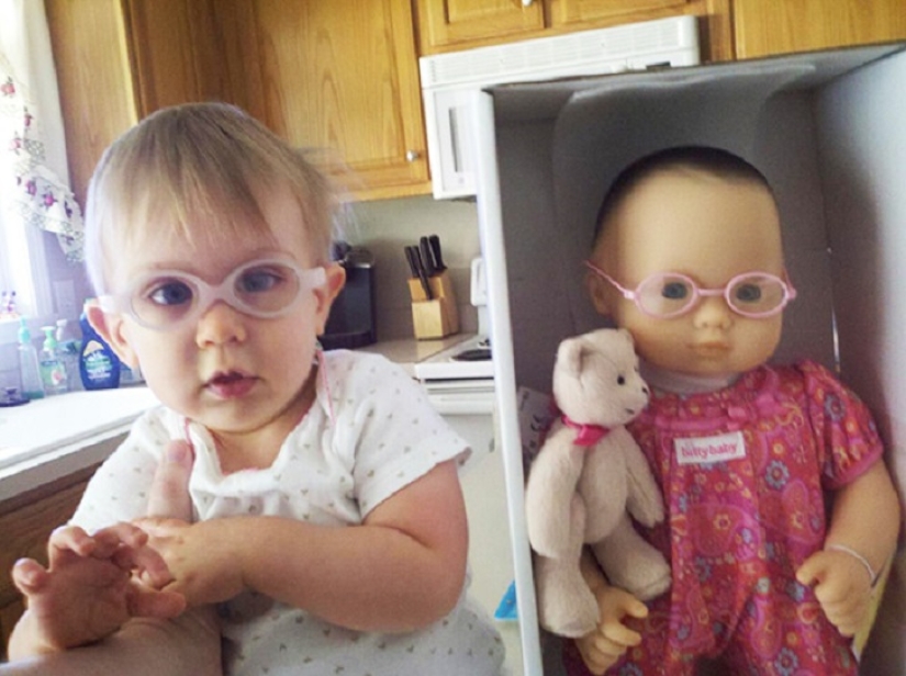 20 Kids Who Look Exactly Like Their Dolls