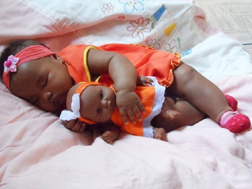 20 Kids Who Look Exactly Like Their Dolls