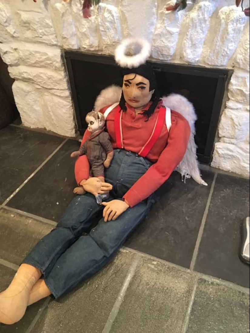 20 of the weirdest and strangest things from relatives ' homes 20 of the weirdest and strangest things from relatives ' homes