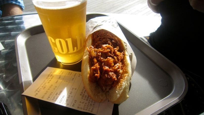 20 original hot dogs from all over the world