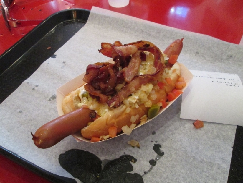 20 original hot dogs from all over the world