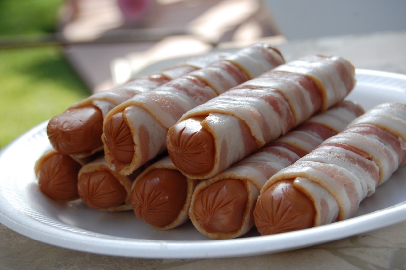 20 original hot dogs from all over the world