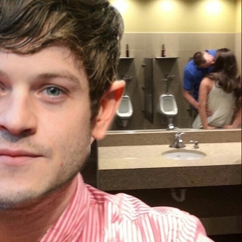 20 photos in which all the most interesting things happen in the background