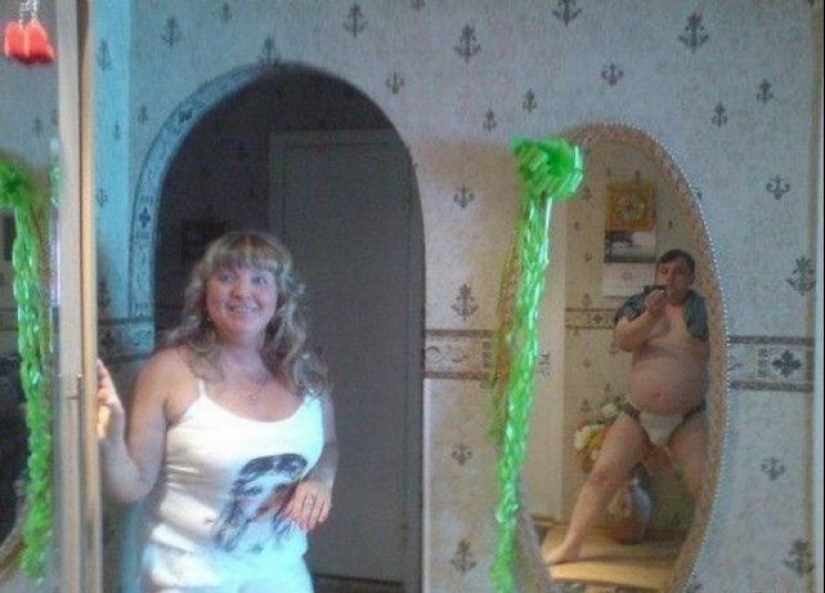 20 photos in which all the most interesting things happen in the background