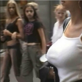 20 photos that showcase what a "female jealousy"