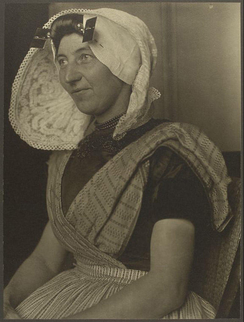 20 portraits of immigrants to America at the beginning of the last century