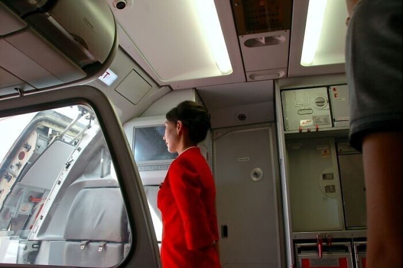 20+ secrets and stories of flight attendants that will not be told to ordinary passengers