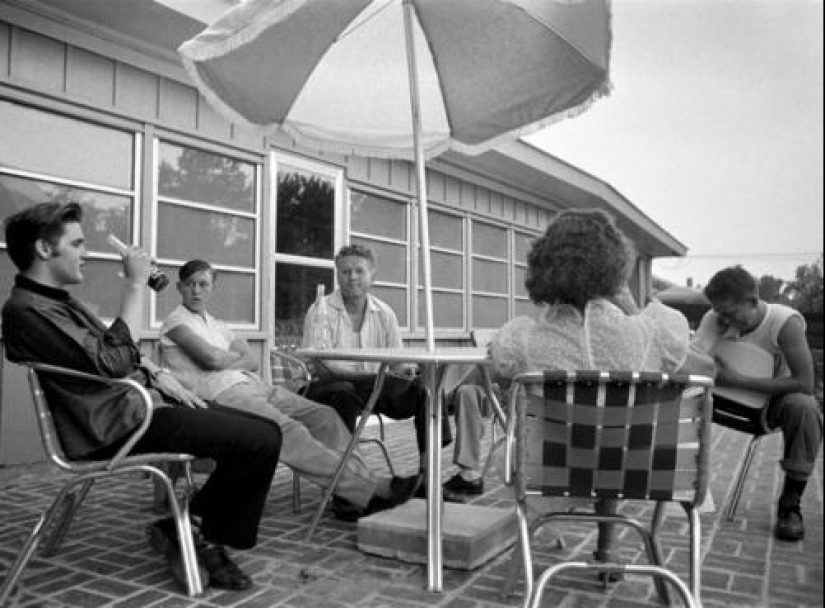 21 rare photos of the king of rock and roll Elvis Presley 21 rare photos of the king of rock and roll Elvis Presley