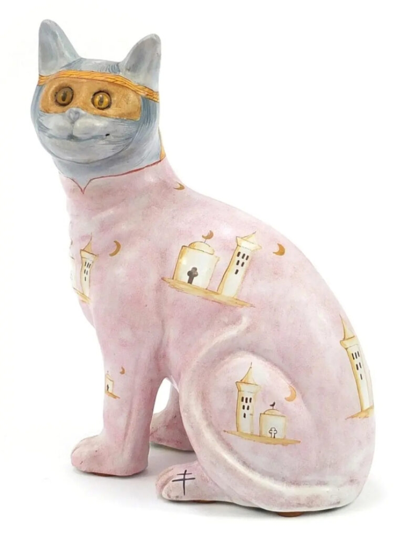 22 Crazy Antiques That Collectors Pay Big Money For 22 Crazy Antiques That Collectors Pay Big Money For