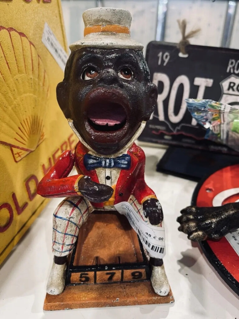 22 Crazy Antiques That Collectors Pay Big Money For 22 Crazy Antiques That Collectors Pay Big Money For