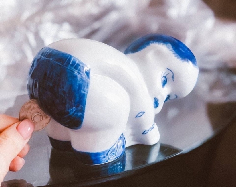 22 Crazy Antiques That Collectors Pay Big Money For 22 Crazy Antiques That Collectors Pay Big Money For