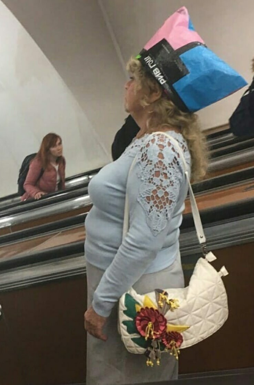 22 elegantes pasajeros del metro de San Petersburgo