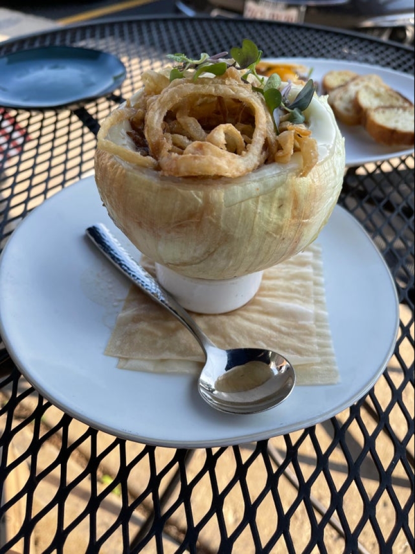 22 examples of crazy serving of dishes, which for some reason exists 22 examples of crazy serving of dishes, which for some reason exists