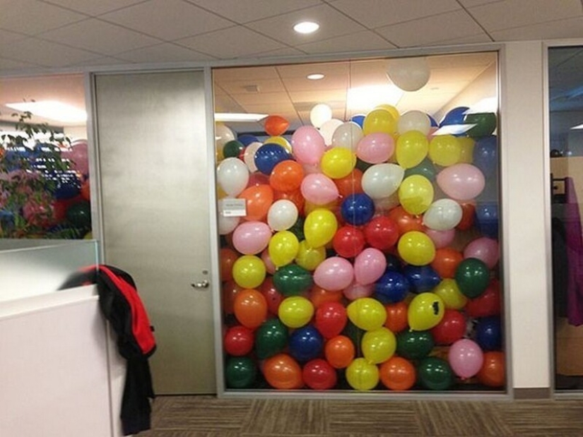 22 examples of the best office pranks and jokes