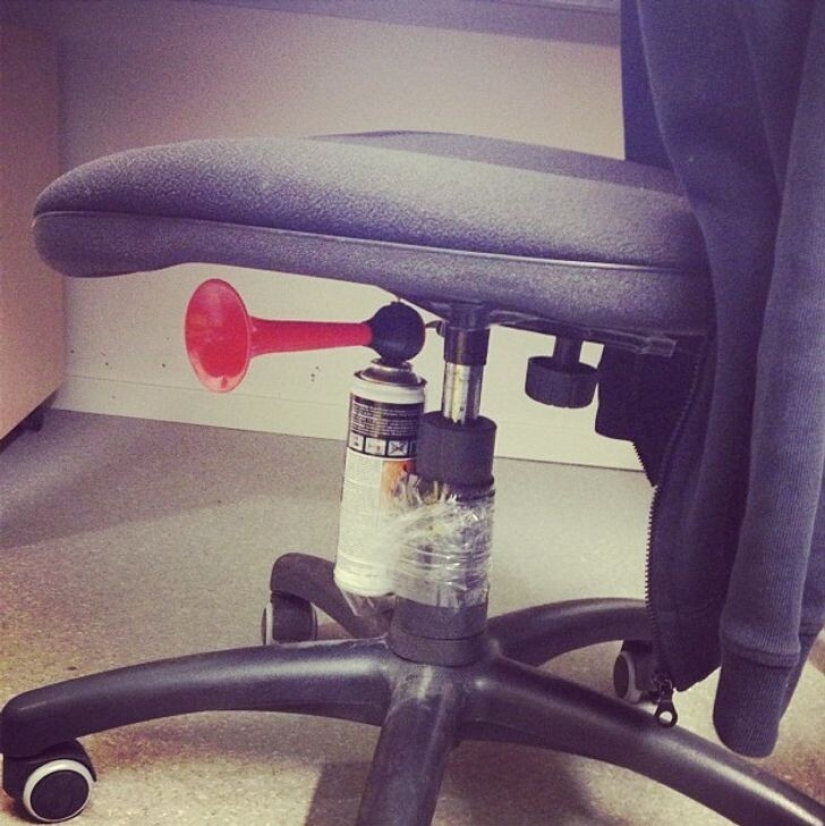 22 examples of the best office pranks and jokes