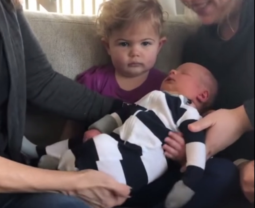 22 fotos que transmiten perfectamente lo que significa vivir con hermanos y hermanas 22 fotos que transmiten perfectamente lo que significa vivir con hermanos y hermanas