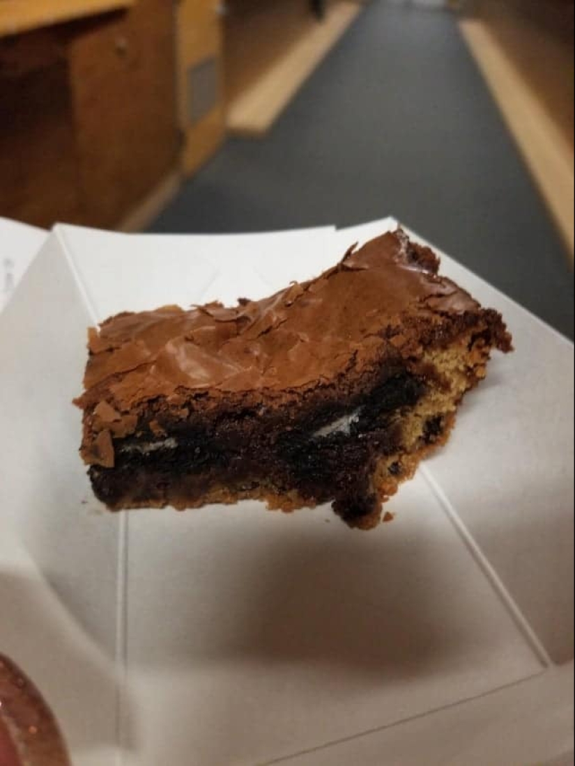 22 funny photos from the "it seemed" series that are worth looking at twice