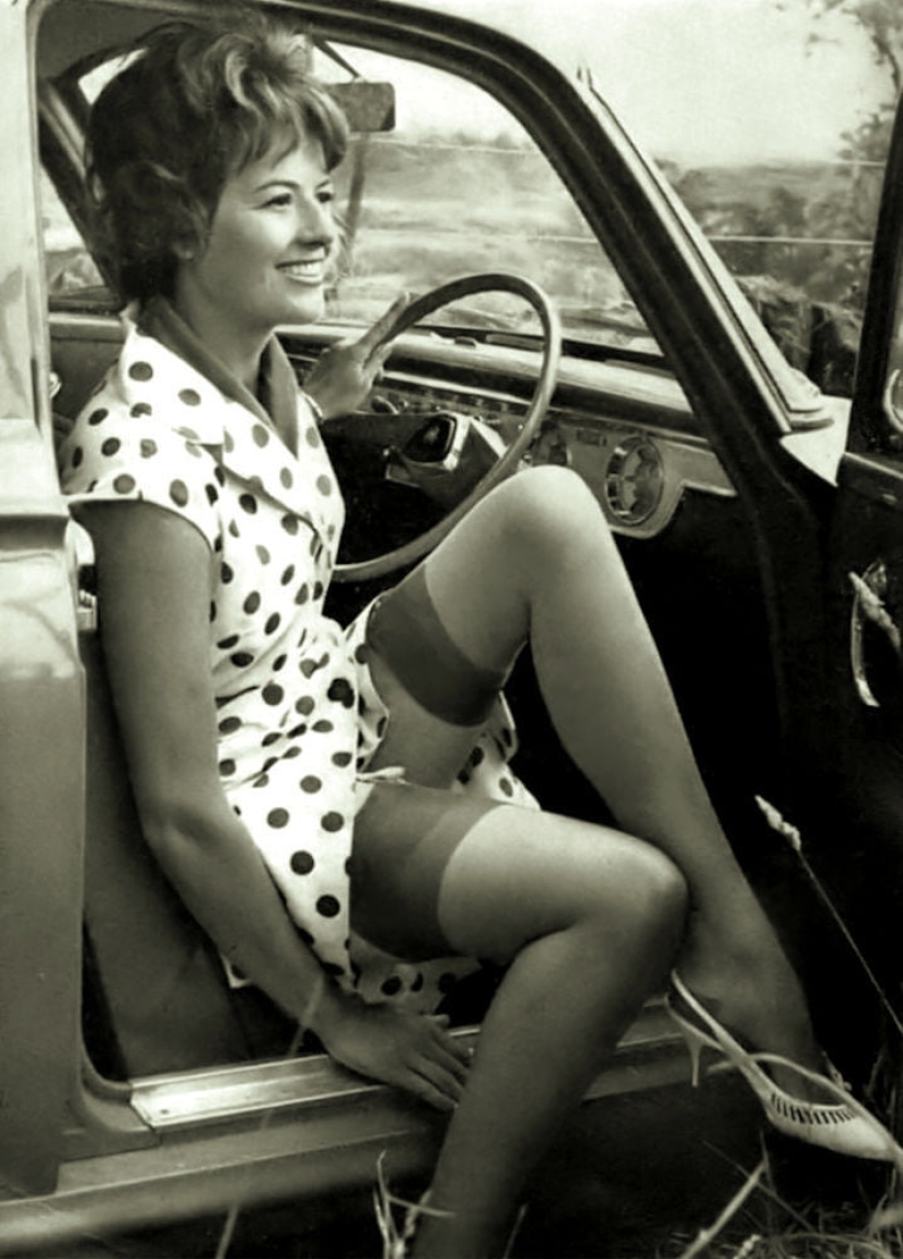 22 glamorous beauty of the mid-twentieth century in elegant stockings