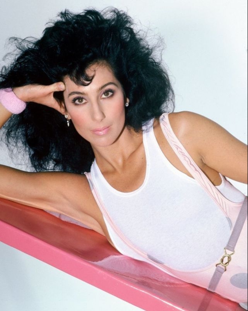 22 gorgeous vintage photos of Cher from the 80s 22 gorgeous vintage photos of Cher from the 80s
