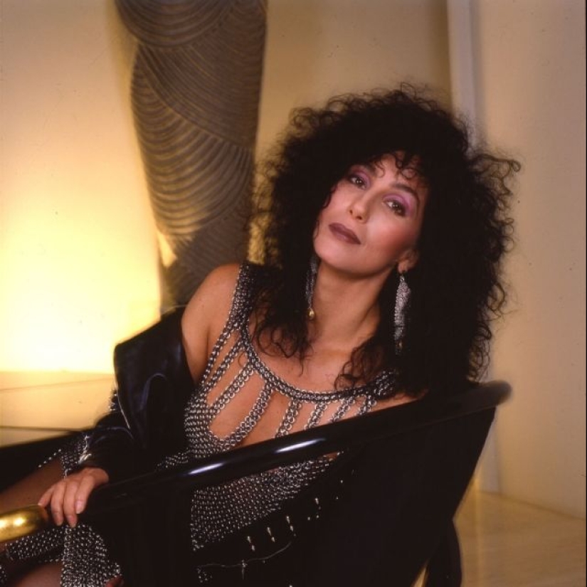 22 gorgeous vintage photos of Cher from the 80s 22 gorgeous vintage photos of Cher from the 80s