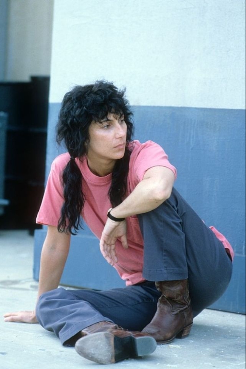 22 gorgeous vintage photos of Cher from the 80s 22 gorgeous vintage photos of Cher from the 80s