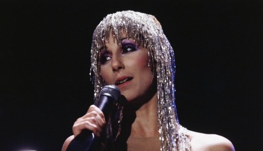 22 gorgeous vintage photos of Cher from the 80s 22 gorgeous vintage photos of Cher from the 80s