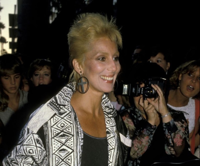 22 gorgeous vintage photos of Cher from the 80s 22 gorgeous vintage photos of Cher from the 80s