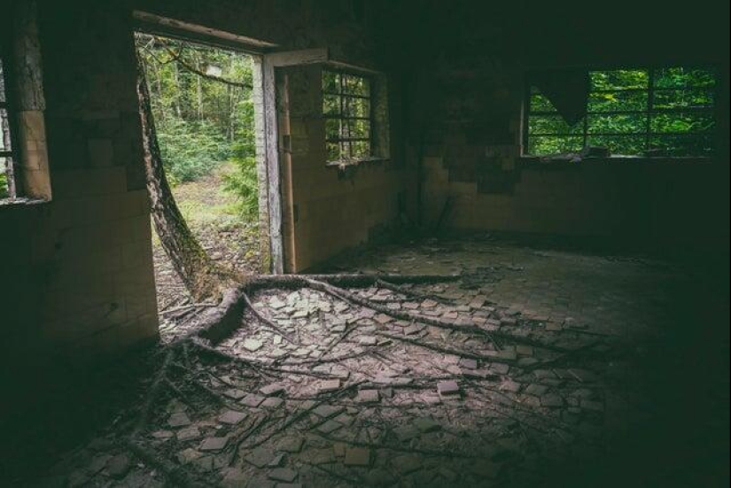 22 mesmerizing photos of abandoned places and buildings 22 mesmerizing photos of abandoned places and buildings