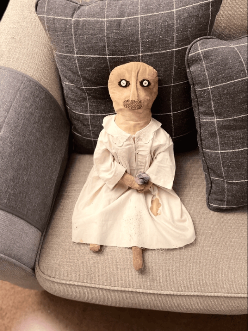22 Nightmare Dolls: These Finds Will Make You Sleep With the Lights On 22 Nightmare Dolls: These Finds Will Make You Sleep With the Lights On