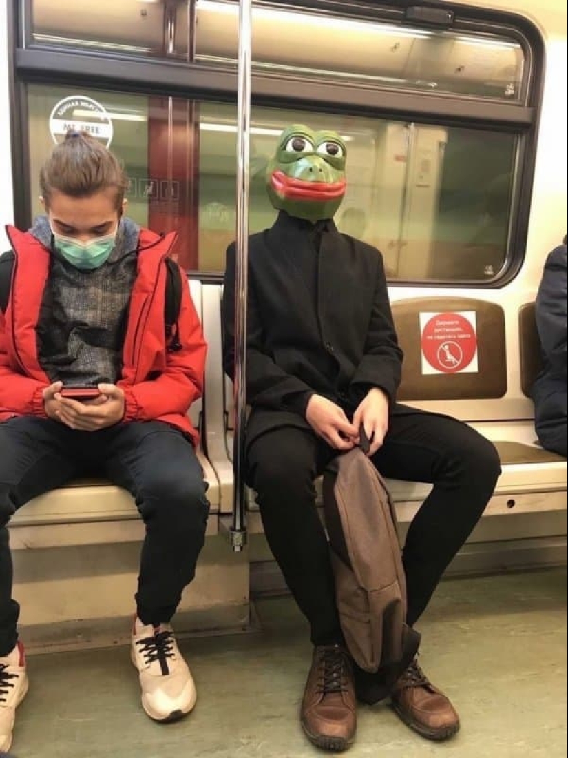 22 of the most colorful characters who managed to meet in the subway