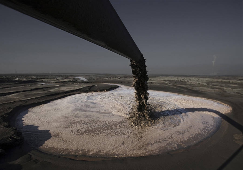 22 photographs of Chinese photographer Li Guang, who disappeared because of his beliefs