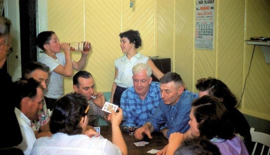 22 photos how to raise children in the past or that today's parents will not be good