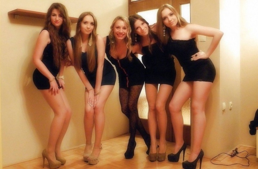 22 photos of girls in too short dresses 22 photos of girls in too short dresses